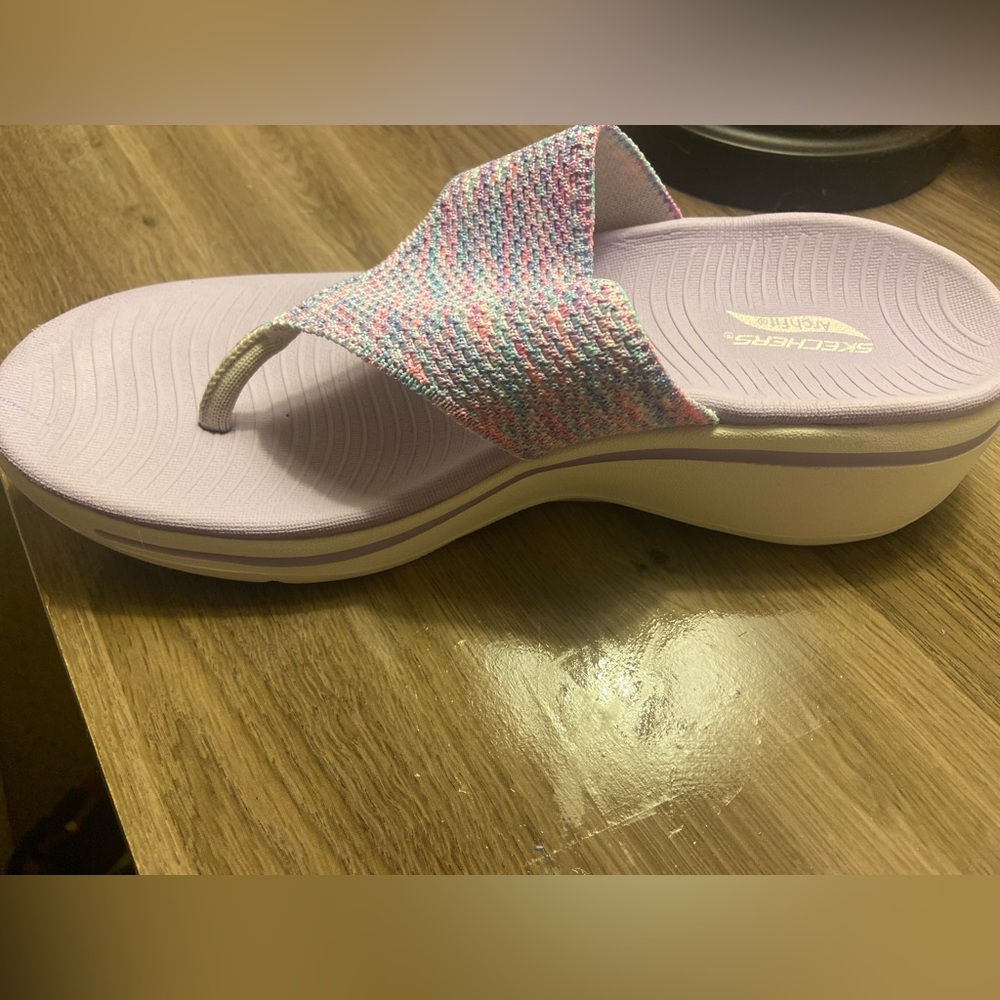 Skechers arc support flip flops